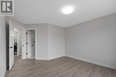 81 Saddlecrest Green NE Calgary Alberta photo 20