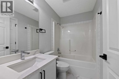 81 Saddlecrest Green NE Calgary Alberta photo 23