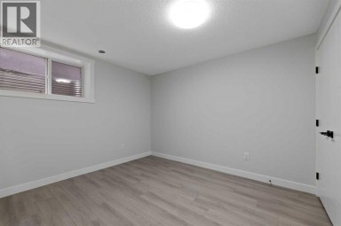 81 Saddlecrest Green NE Calgary Alberta photo 31