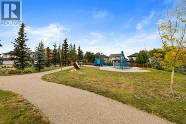 81 Saddlecrest Green NE Calgary Alberta photo 38