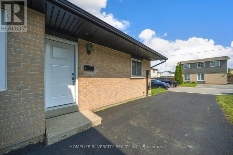 3 HAPSBURG SQUARE, Brampton (Central Park), Ontario, L6S1Y7