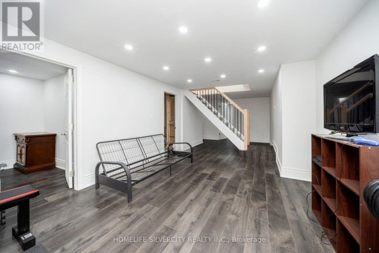 3 HAPSBURG SQUARE, Brampton (Central Park), Ontario, L6S1Y7