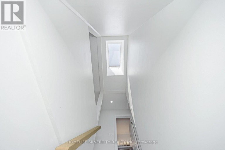 3 HAPSBURG SQUARE, Brampton (Central Park), Ontario, L6S1Y7