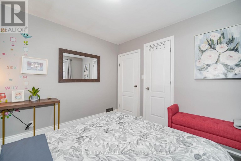 137 BANTING AVENUE, Oshawa (Central), Ontario, L1H2M5
