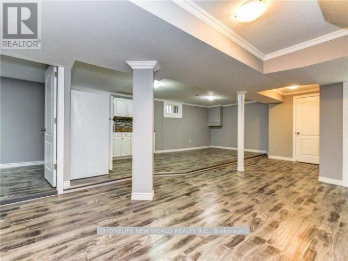 137 BANTING AVENUE, Oshawa (Central), Ontario, L1H2M5