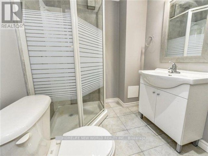 137 BANTING AVENUE, Oshawa (Central), Ontario, L1H2M5