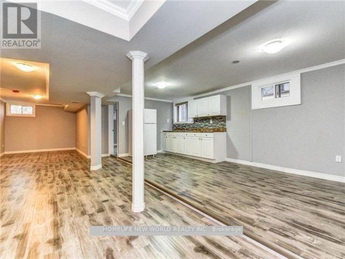 137 BANTING AVENUE, Oshawa (Central), Ontario, L1H2M5