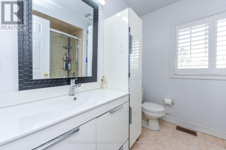 36 LUCKY LANE, Brampton (Sandringham-Wellington), Ontario, L6R3M3