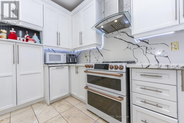36 LUCKY LANE, Brampton (Sandringham-Wellington), Ontario, L6R3M3