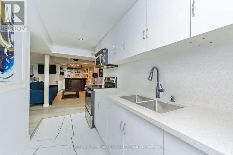36 LUCKY LANE, Brampton (Sandringham-Wellington), Ontario, L6R3M3