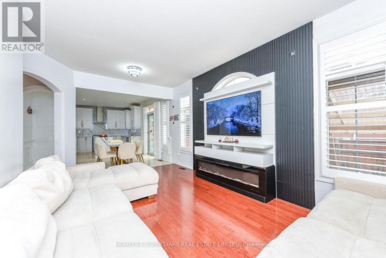 36 LUCKY LANE, Brampton (Sandringham-Wellington), Ontario, L6R3M3