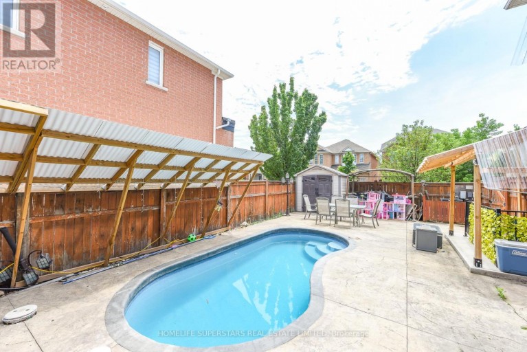 36 LUCKY LANE, Brampton (Sandringham-Wellington), Ontario, L6R3M3