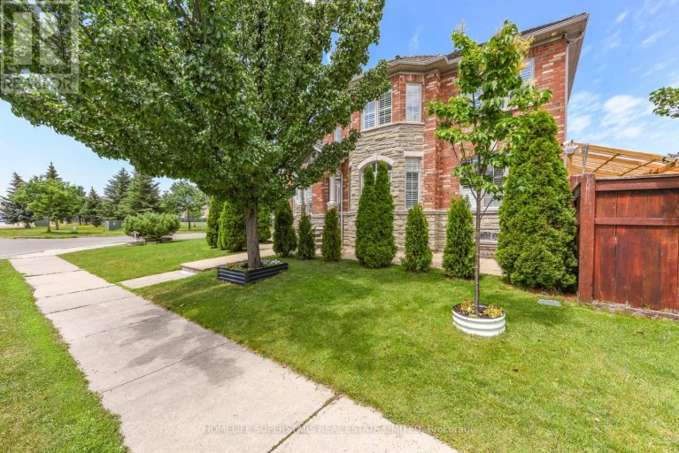 36 LUCKY LANE, Brampton (Sandringham-Wellington), Ontario, L6R3M3