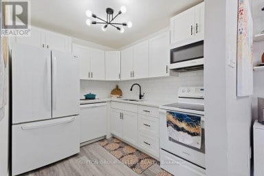 304 - 1582 ERNEST AVENUE, London South (South X), Ontario