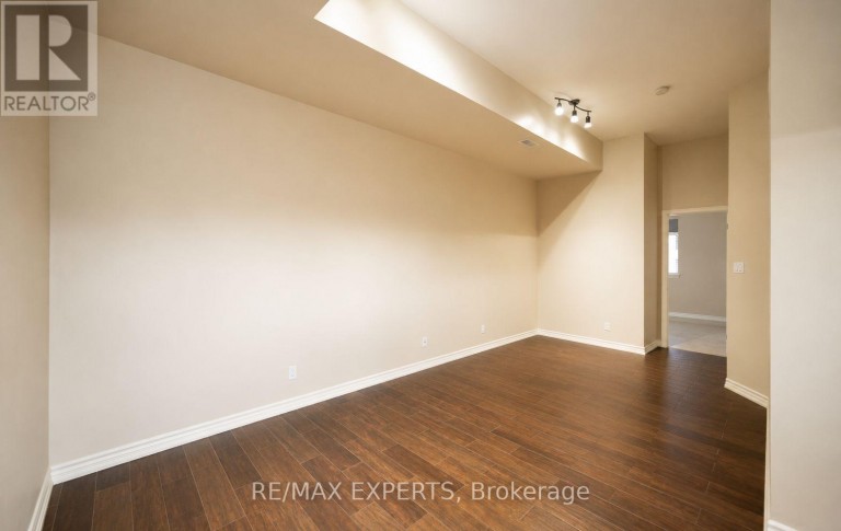 203 - 130 WELLINGTON STREET N, Hamilton (Landsdale), Ontario, L8R1N3