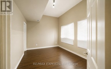 203 - 130 WELLINGTON STREET N Hamilton (Landsdale) Ontario photo 8