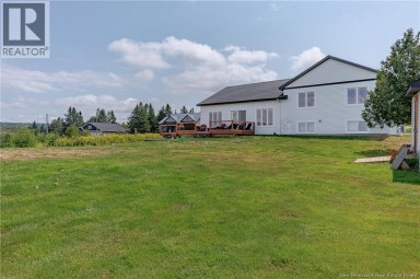 34 McMaster Avenue Nauwigewauk New Brunswick photo 2
