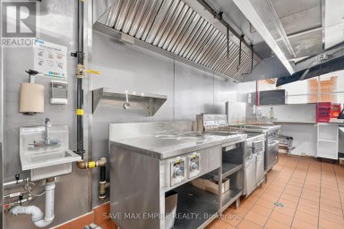 B4 - 117 CROSS AVENUE Oakville (QE Queen Elizabeth) Ontario photo 10