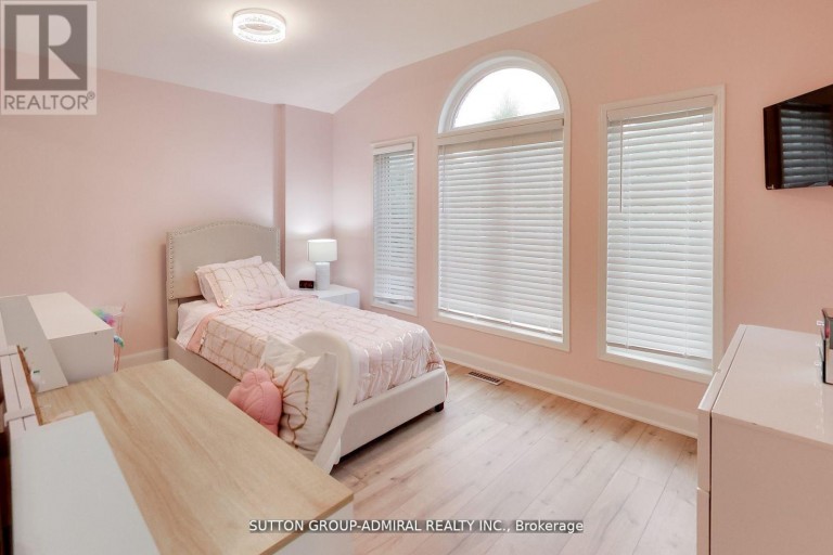 11 CLUB COURT, Wasaga Beach, Ontario, L9Z1J8