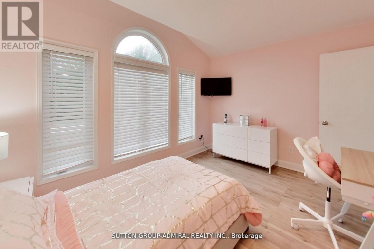 11 CLUB COURT, Wasaga Beach, Ontario, L9Z1J8