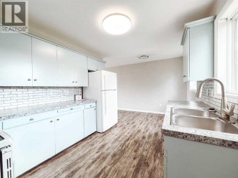 5104 46 Avenue Spirit River Alberta photo 11