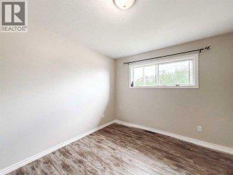 5104 46 Avenue Spirit River Alberta photo 17