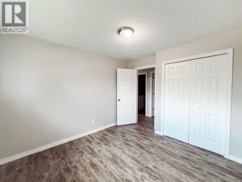 5104 46 Avenue Spirit River Alberta photo 18