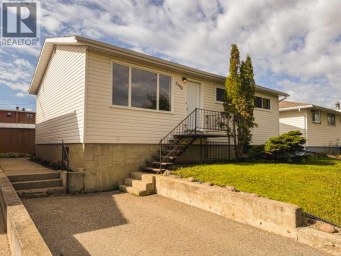 5104 46 Avenue Spirit River Alberta photo 32