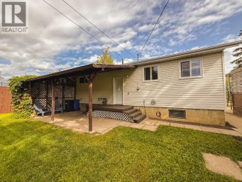 5104 46 Avenue Spirit River Alberta photo 4