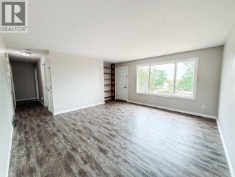 5104 46 Avenue Spirit River Alberta photo 8