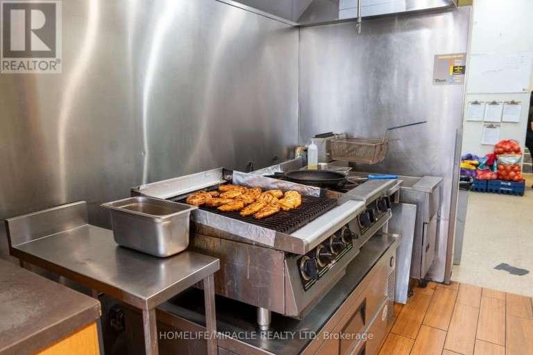 G-5 - 26 WILLIAM KITCHEN ROAD, Toronto (Dorset Park), Ontario, M1P5B7