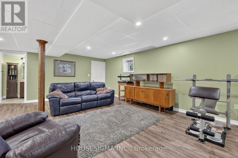 123 FERNBROOK DRIVE, Wasaga Beach, Ontario, L9Z1G6