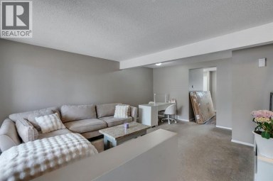 174 Woodmont Terrace SW Calgary Alberta photo 9
