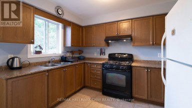 139 WAWINET STREET Midland Ontario photo 15