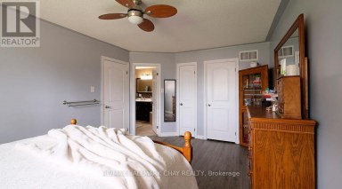139 WAWINET STREET Midland Ontario photo 18
