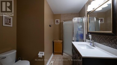 139 WAWINET STREET Midland Ontario photo 20