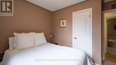 139 WAWINET STREET Midland Ontario photo 23