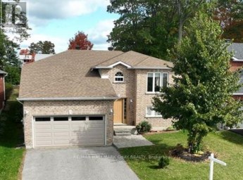 139 WAWINET STREET Midland Ontario photo 3
