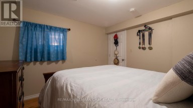139 WAWINET STREET Midland Ontario photo 32