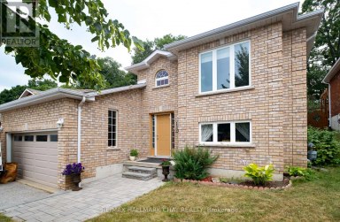 139 WAWINET STREET Midland Ontario photo 4