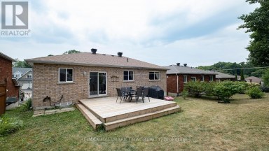 139 WAWINET STREET Midland Ontario photo 44