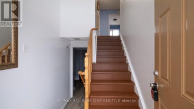 139 WAWINET STREET Midland Ontario photo 6