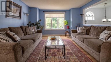139 WAWINET STREET Midland Ontario photo 7