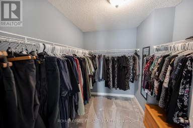 446 SOUTH LEAKSDALE CIRCLE London South (South U) Ontario photo 21