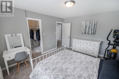 446 SOUTH LEAKSDALE CIRCLE London South (South U) Ontario photo 27