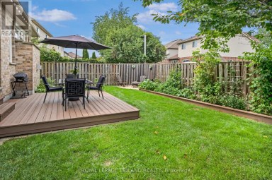446 SOUTH LEAKSDALE CIRCLE London South (South U) Ontario photo 46