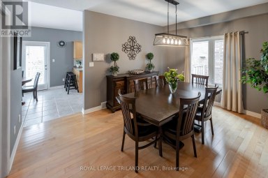 446 SOUTH LEAKSDALE CIRCLE London South (South U) Ontario photo 7