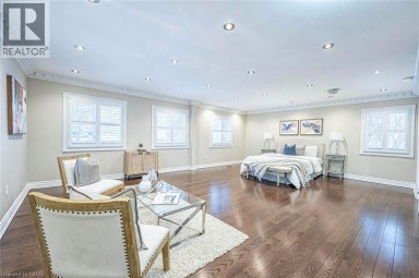 247 SAND Road Holland Landing Ontario photo 12