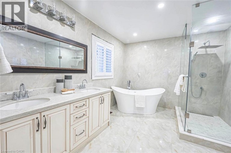 247 SAND Road, Holland Landing, Ontario, L9N1K1