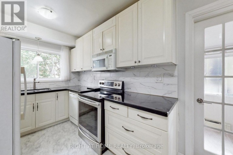 1 EDGEBROOK DRIVE, Toronto (Thistletown-Beaumonde Heights), Ontario, M9V1E1